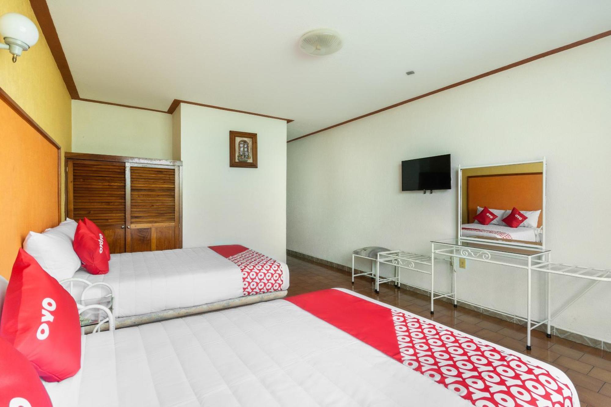 Oyo Hotel Casa Blanca Martínez de La Torre Extérieur photo