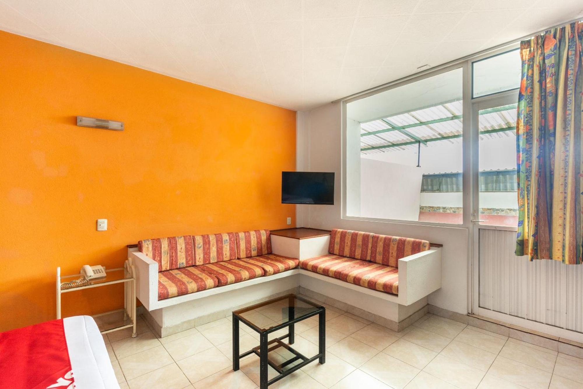 Oyo Hotel Casa Blanca Martínez de La Torre Extérieur photo