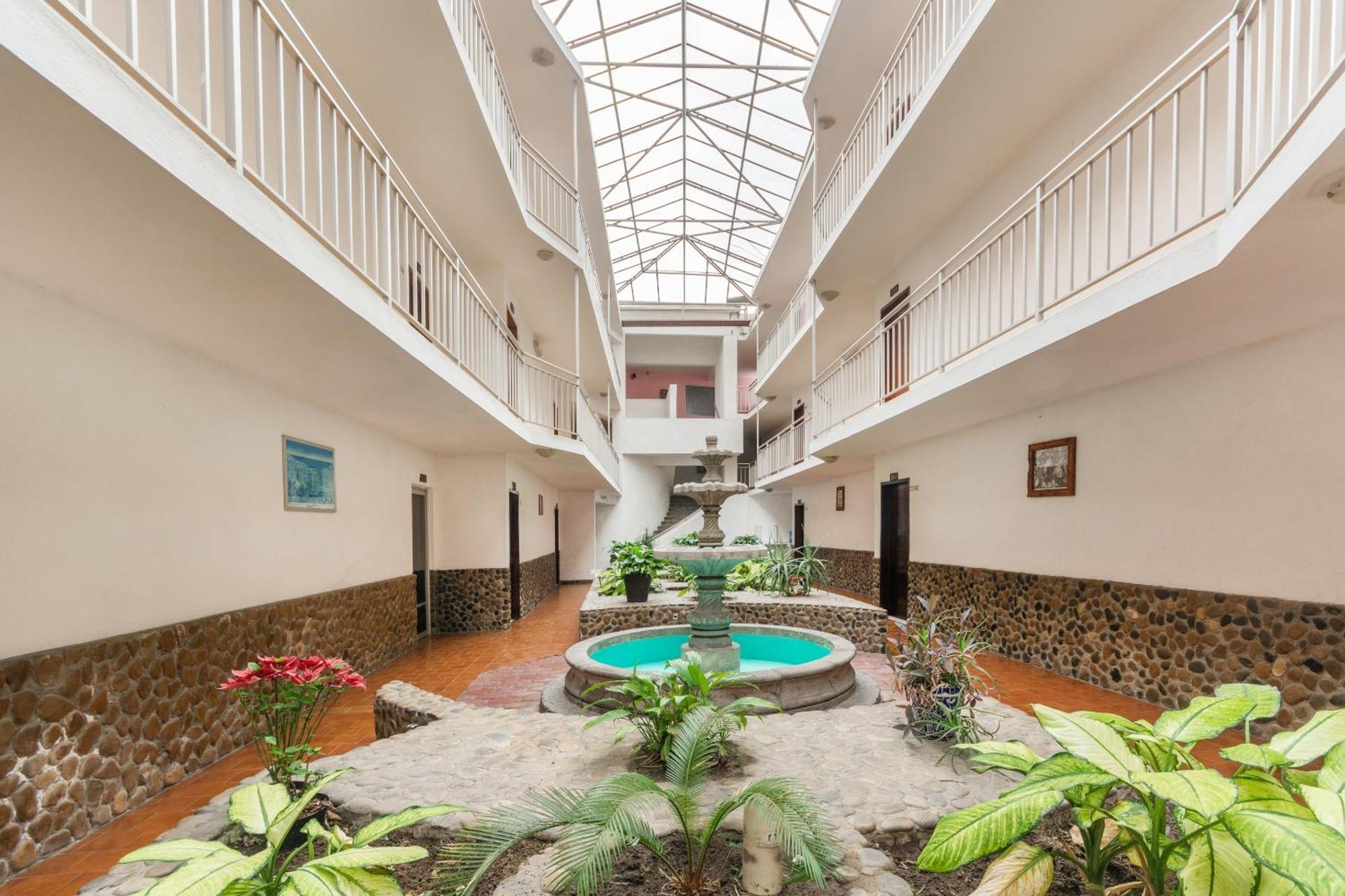 Oyo Hotel Casa Blanca Martínez de La Torre Extérieur photo