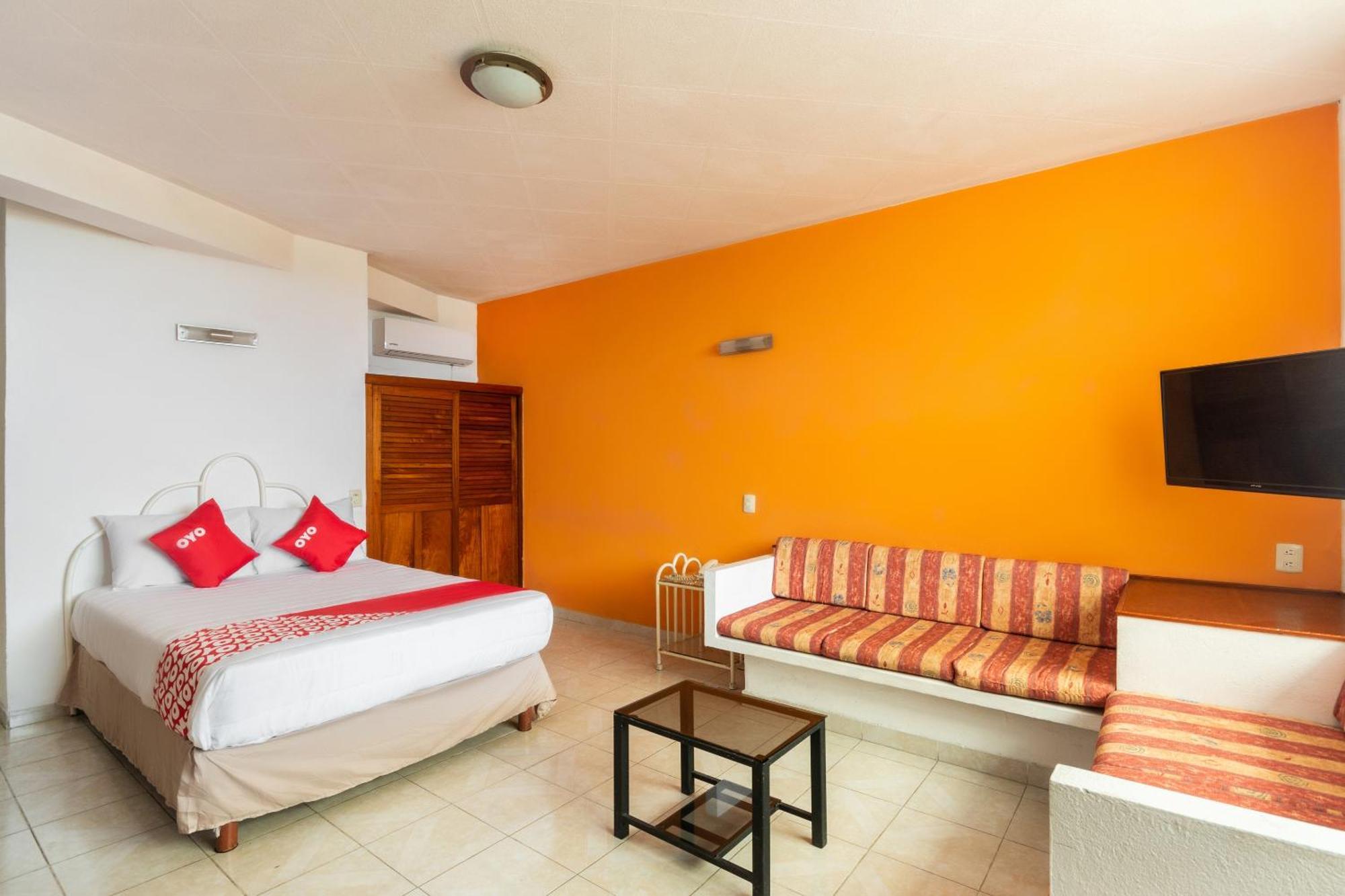 Oyo Hotel Casa Blanca Martínez de La Torre Extérieur photo